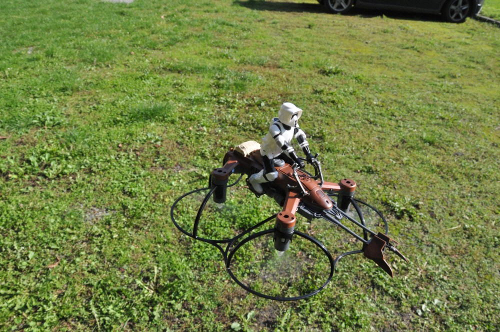 Dron Star Wars 74-Z Speeder Bike firmy Propel - recenzja SwiatDronow.pl