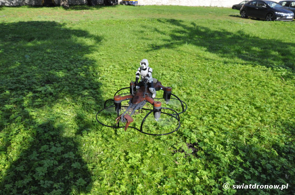 Dron Star Wars 74-Z Speeder Bike firmy Propel - recenzja SwiatDronow.pl