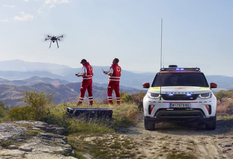 Land Rover Red Cross