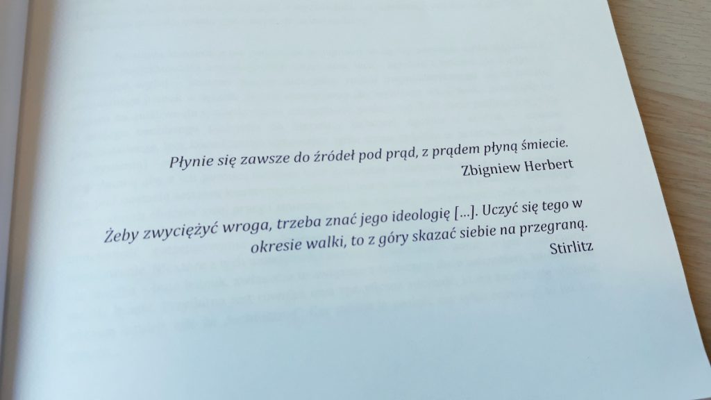 W stronę dronów - Michał Imiołek - recenzja książki