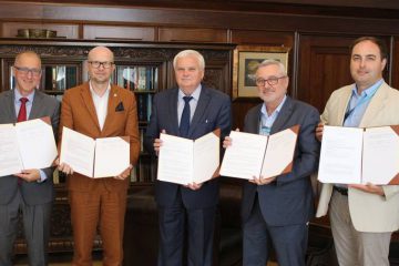Podpisanie umowy pomiędzy Politechniką Wrocławską a NeuroSpace