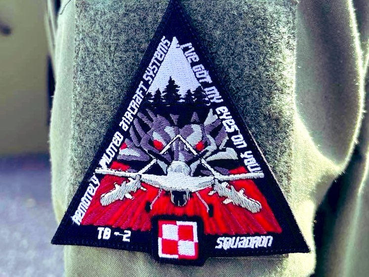 Naszywka polskiej eskadry pilotów Bayraktarów TB z 12.BBSP w Mirosławcu